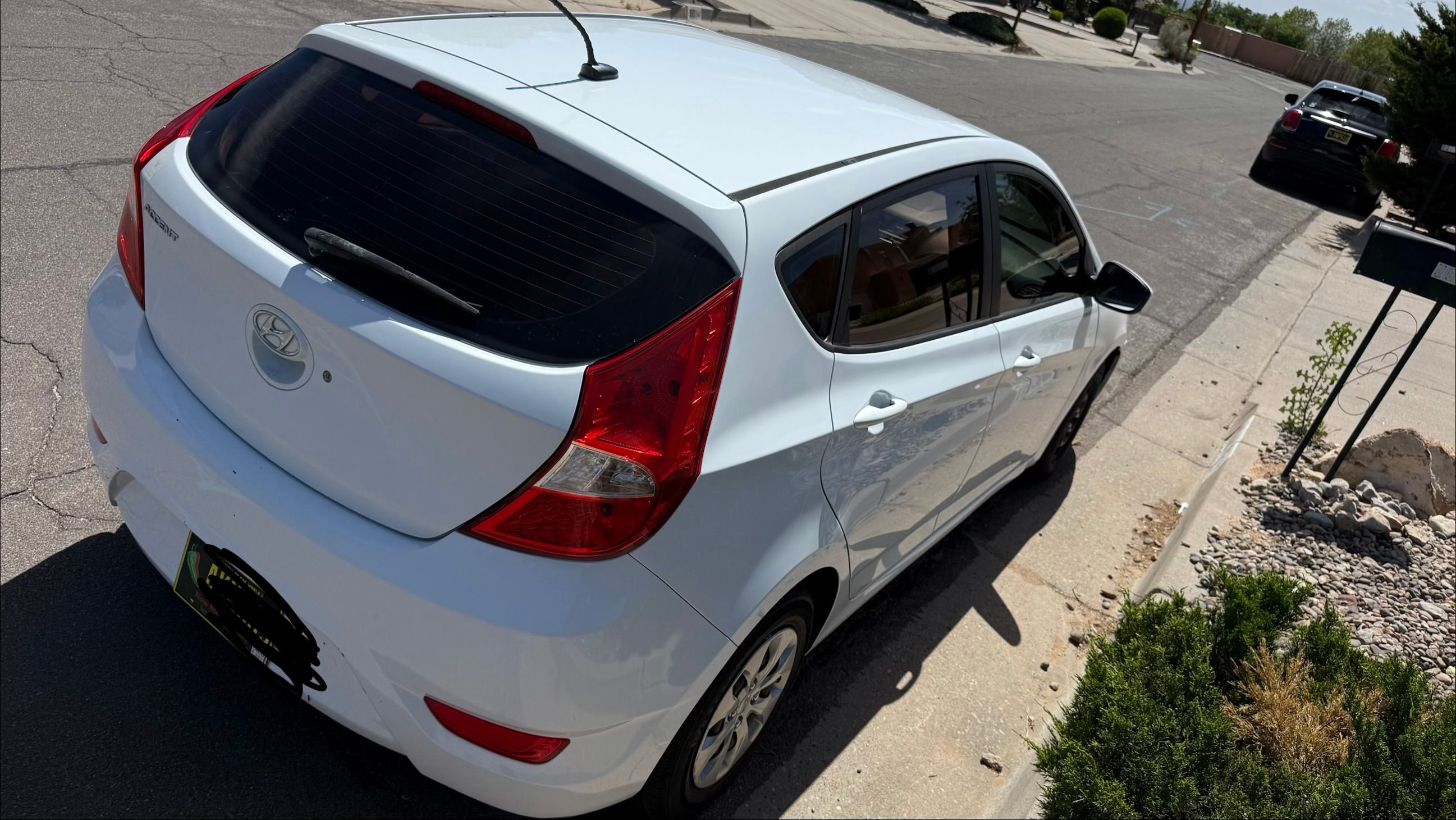 Used 2017 Hyundai Accent SE FWD image 2