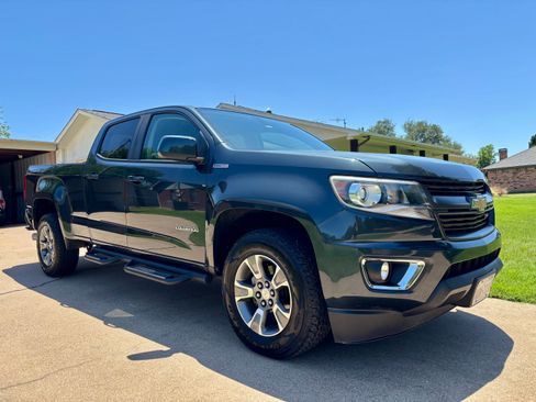 Used 2018 Chevrolet Colorado Z71 AWD/4WD image 4