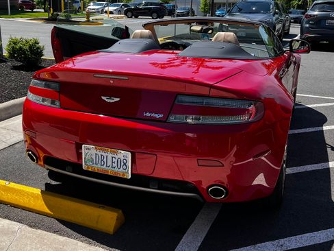Used 2010 Aston Martin V8 Vantage Roadster image 8