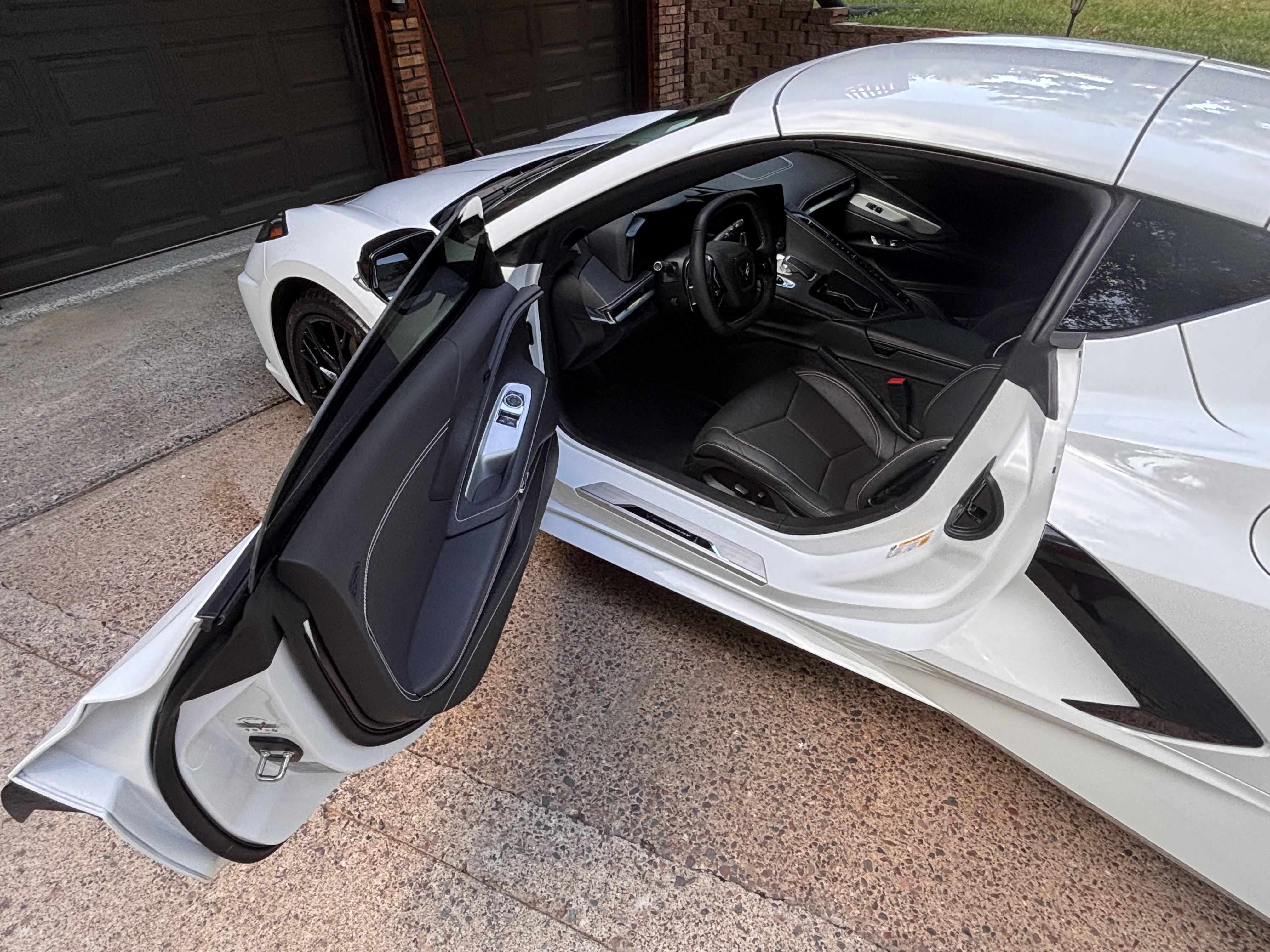 Used 2024 Chevrolet Corvette Stingray Coupe w/ Z51 Performance Package RWD image 20