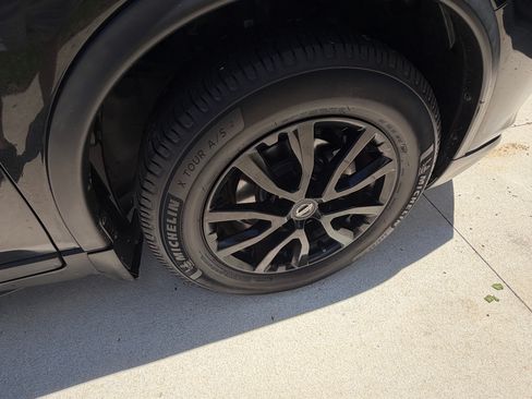 Used 2018 Nissan Rogue SV FWD image 20