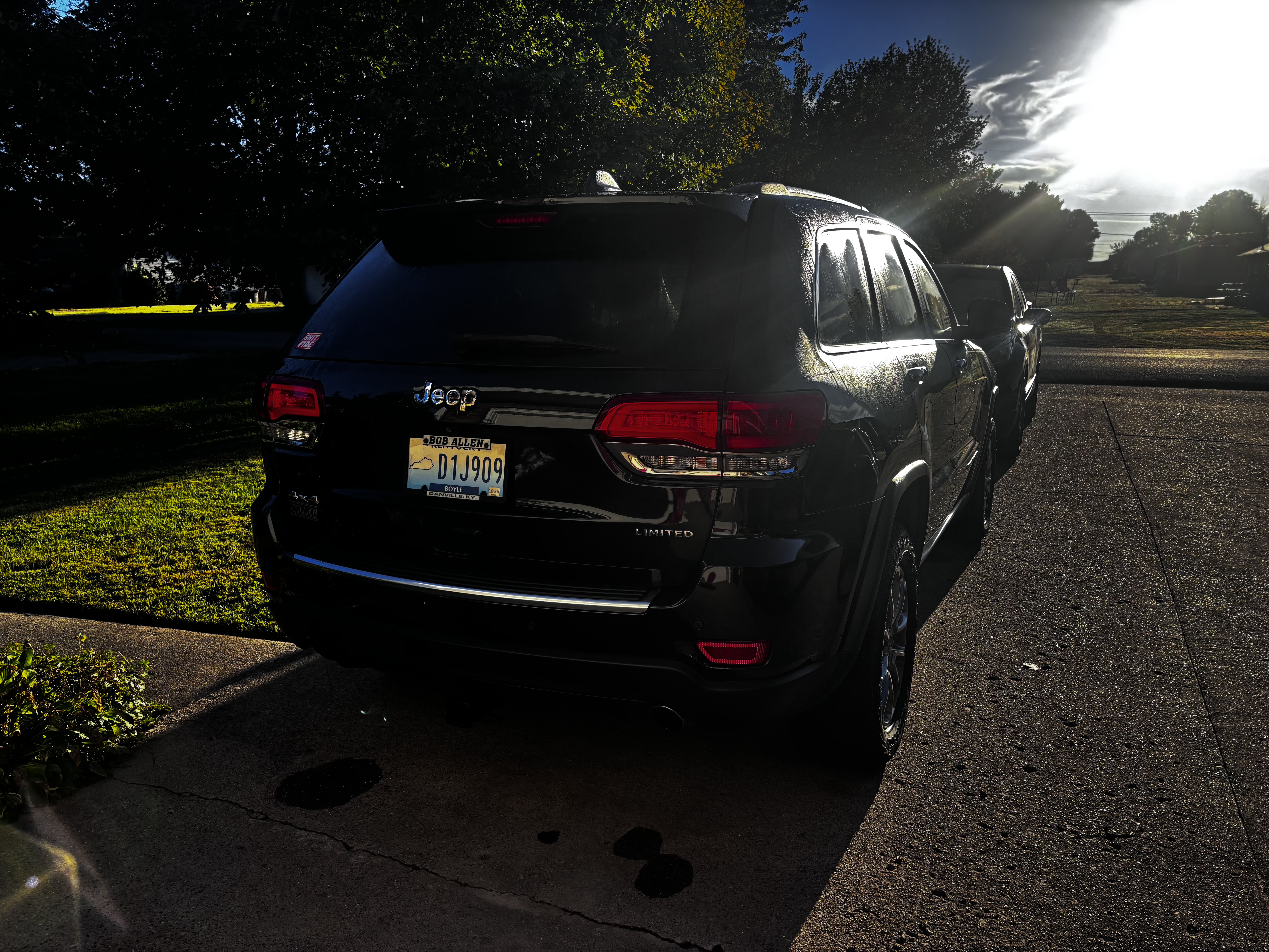 Used 2014 Jeep Grand Cherokee Limited AWD/4WD image 4