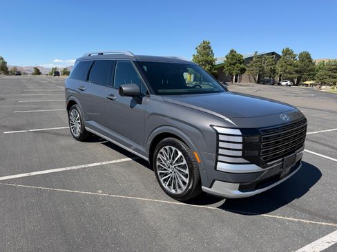 Used 2026 Hyundai Palisade Calligraphy AWD/4WD image 2