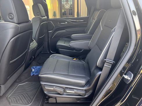 Used 2023 Cadillac Escalade Sport w/ LPO, ONYX Package image 11