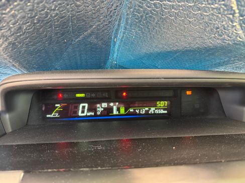 Used 2012 Toyota Prius V Five image 4