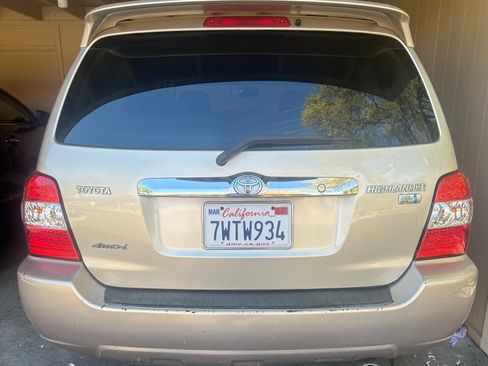 Used 2006 Toyota Highlander Hybrid image 2
