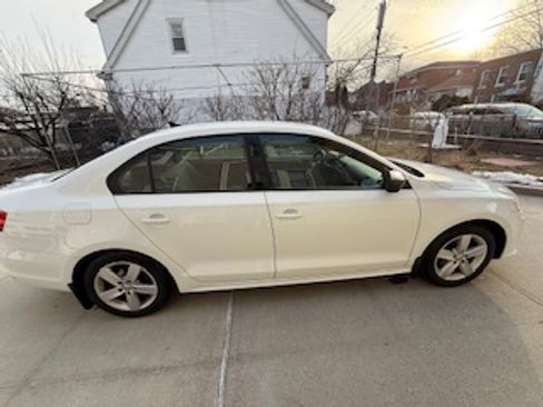Used 2015 Volkswagen Jetta TDI S image 5