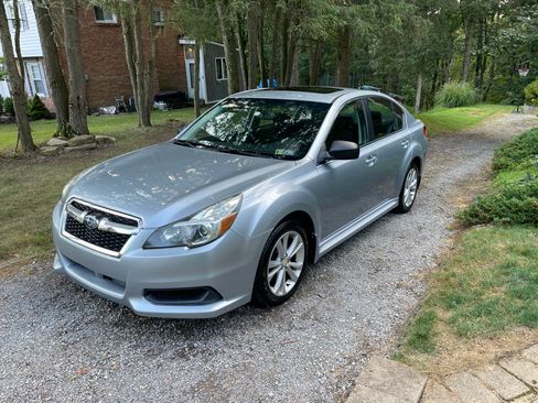 Used 2013 Subaru Legacy 2.5i Premium image 1