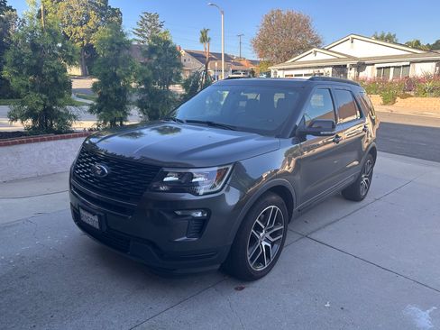 Used 2018 Ford Explorer Sport image 1