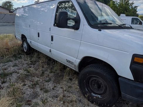 Used 2014 Ford E-350 and Econoline 350 Extended Super Duty image 1