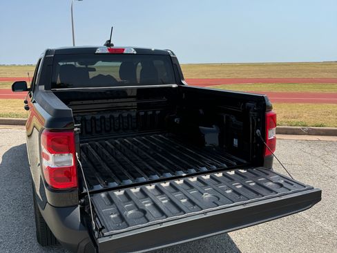 Used 2025 Ford Maverick XLT w/ Equipment Group 302A AWD/4WD image 13