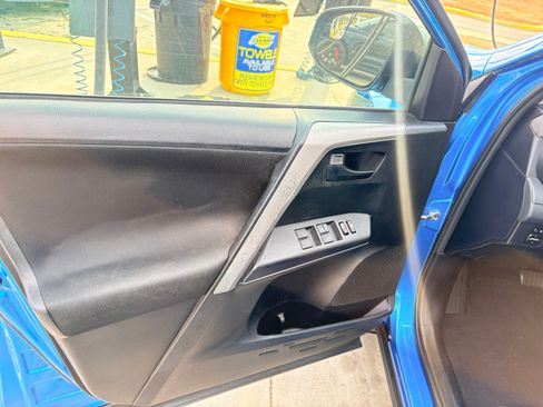 Used 2016 Toyota RAV4 LE image 12