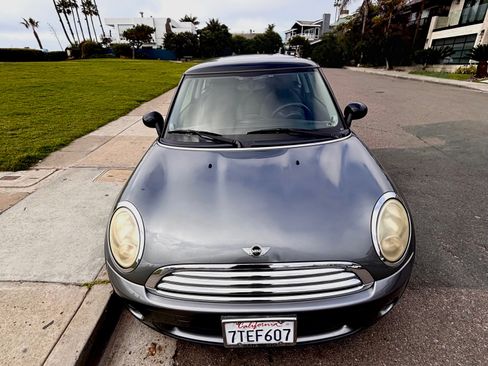 Used 2010 MINI Cooper Hardtop image 5
