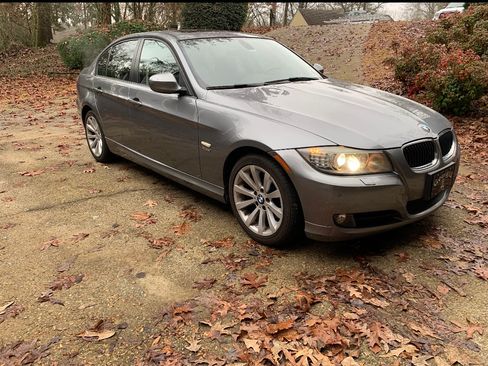 Used 2011 BMW 328i xDrive Sedan image 2