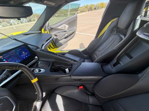 Used 2021 Chevrolet Corvette Stingray Premium Cpe w/ Z51 Performance Package image 14