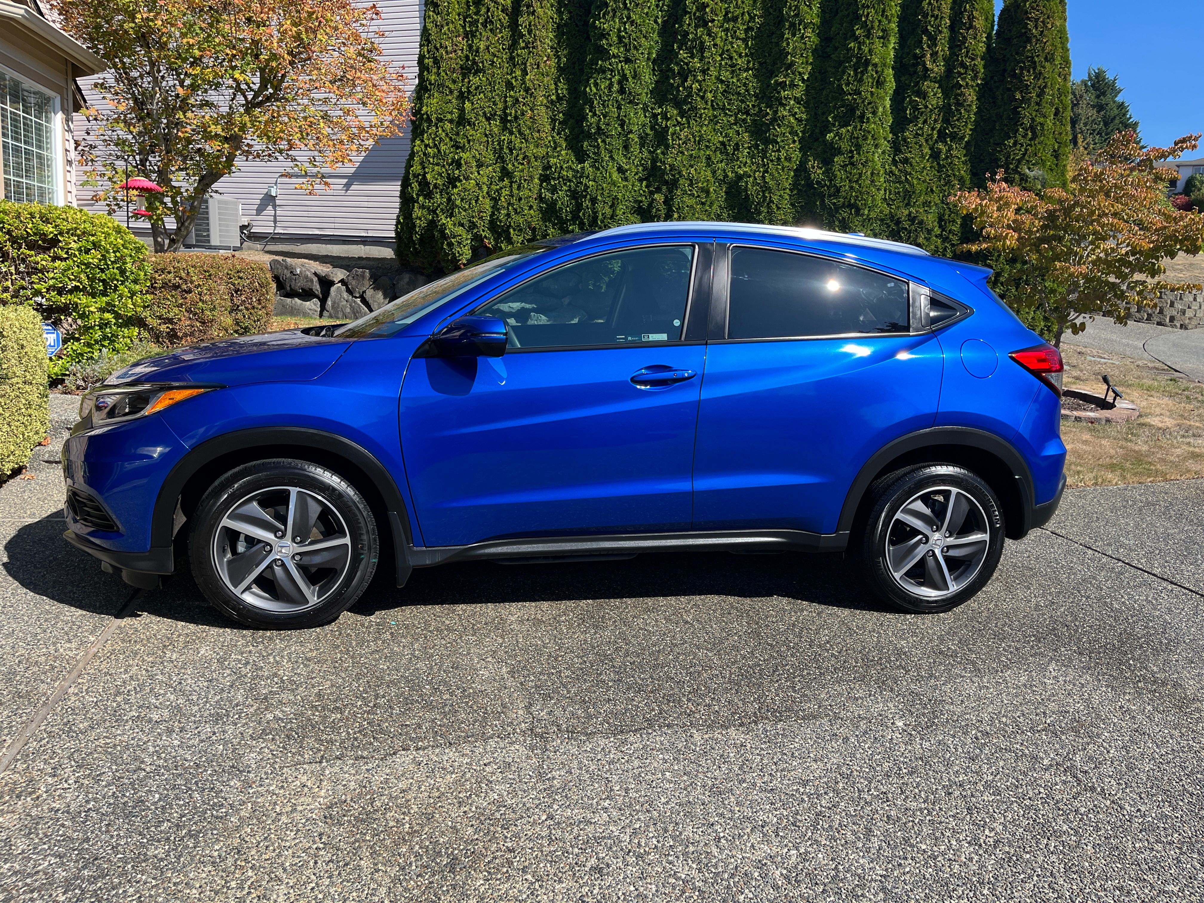 Used 2021 Honda HR-V EX image 2