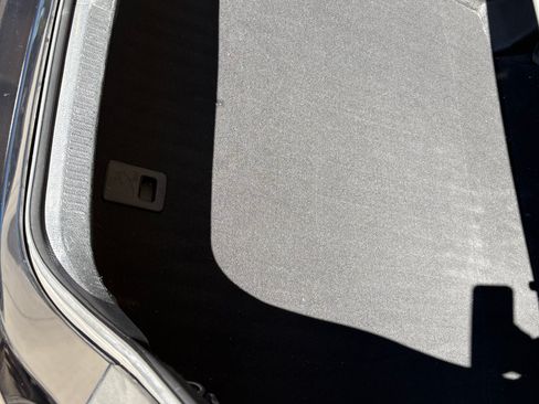 Used 2018 Toyota Camry XLE image 12