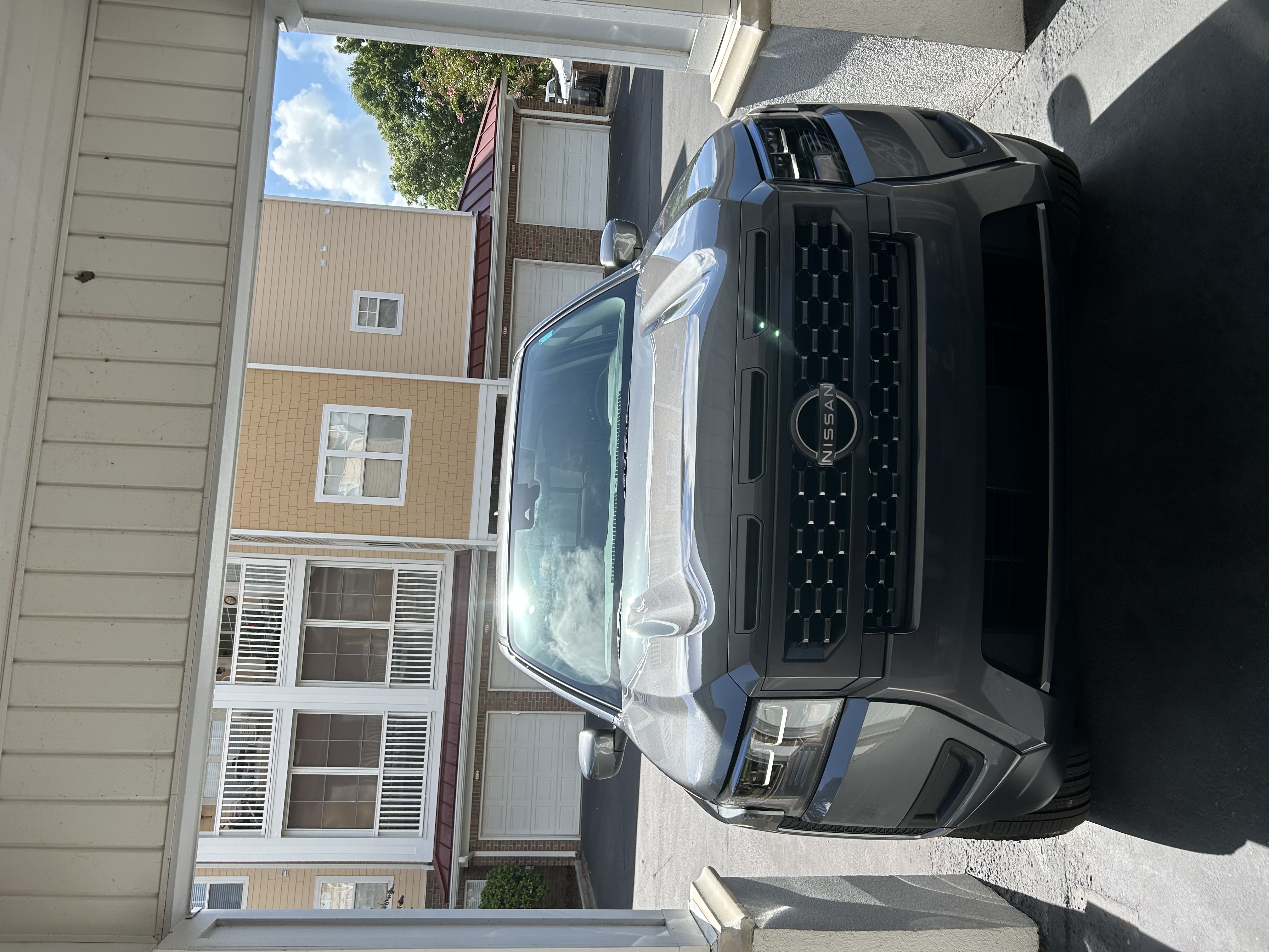 Used 2026 Nissan Frontier SV w/ Tow Package RWD image 1
