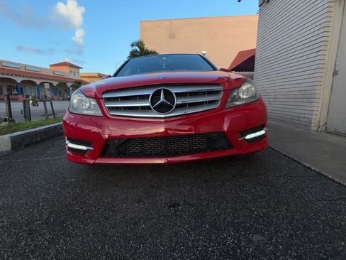 Used 2013 Mercedes-Benz C 250 Sedan image 2