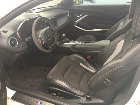 Used 2018 Chevrolet Camaro SS image 5