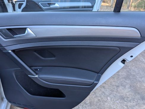 Used 2017 Volkswagen Golf Wolfsburg Edition image 14