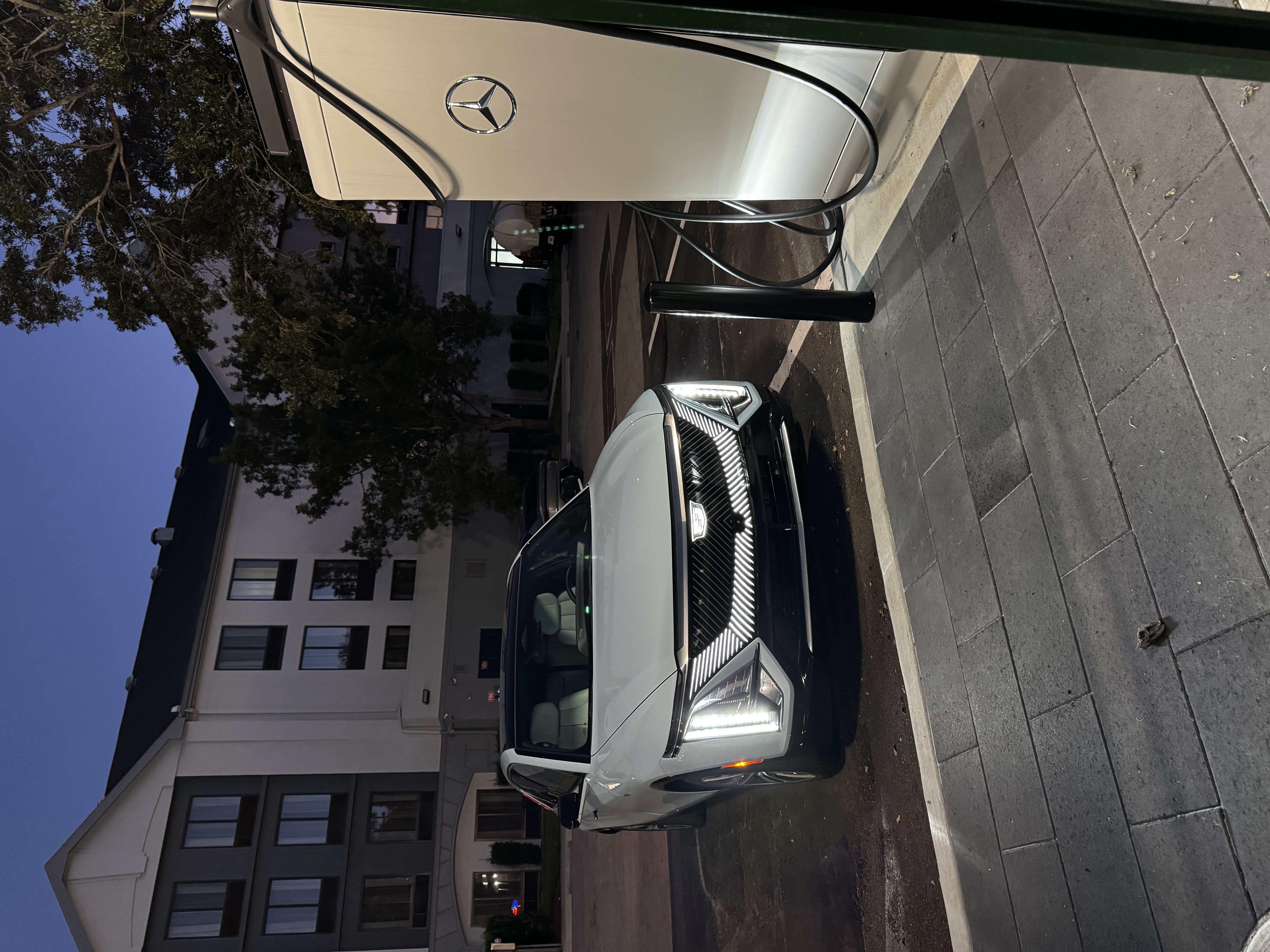 Used 2024 Cadillac Lyriq Luxury w/ LPO, Floor Liner Package AWD/4WD image 5