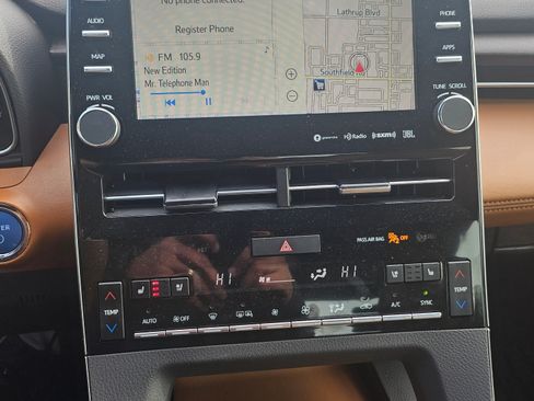 Used 2022 Toyota Avalon Limited image 14