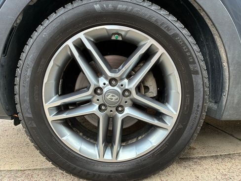 Used 2017 Hyundai Santa Fe Limited image 6