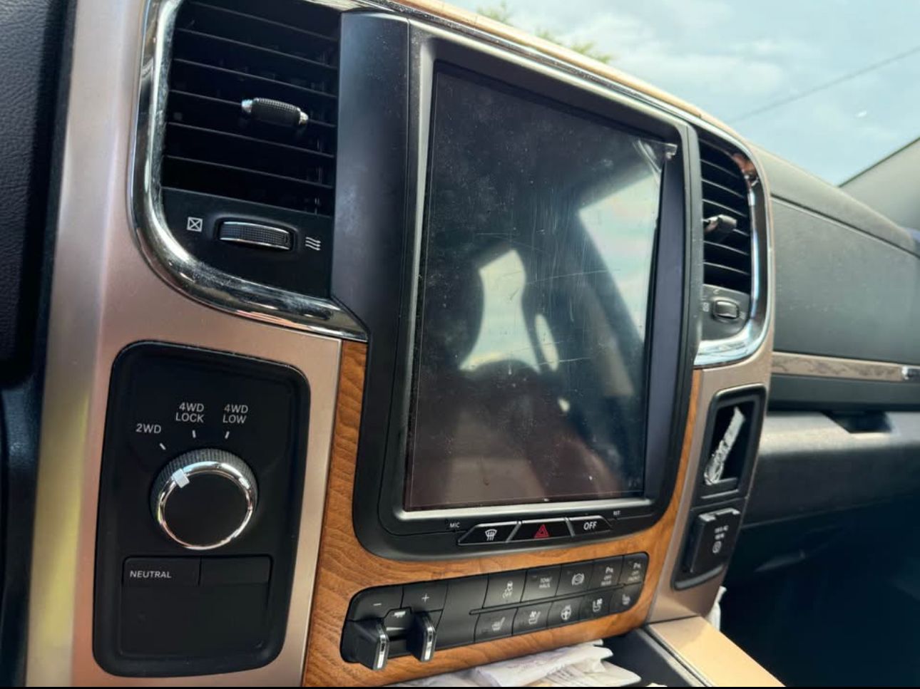 Used 2017 RAM 2500 Longhorn AWD/4WD image 13