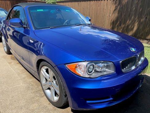 Used 2010 BMW 128i Convertible image 17