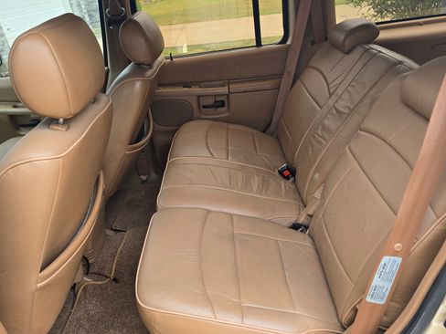 Used 1996 Ford Explorer 2WD 4-Door image 9