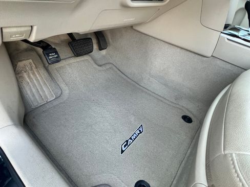 Used 2014 Toyota Camry XLE image 13