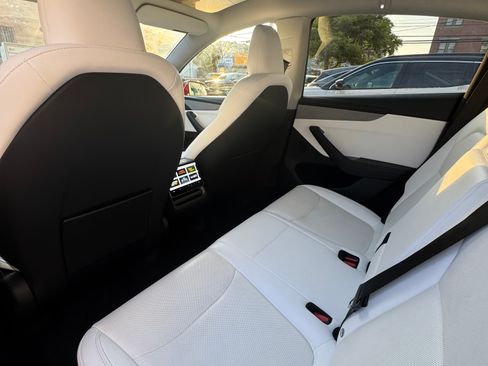 Used 2026 Tesla Model Y Long Range RWD image 4