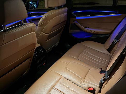 Used 2021 BMW M550i xDrive w/ Executive Package image 28