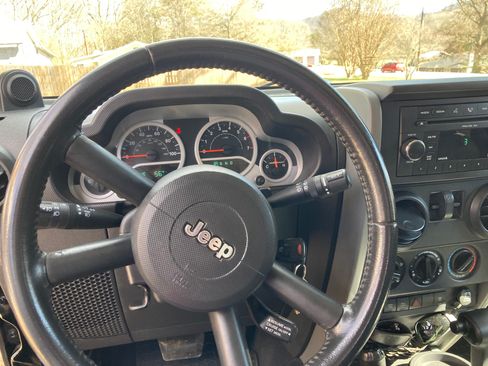 Used 2009 Jeep Wrangler Rubicon w/ PWR Convenience Group image 17