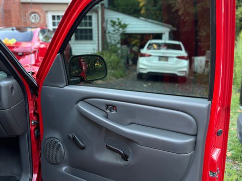 Used 2005 Chevrolet Silverado 1500 W/T image 14