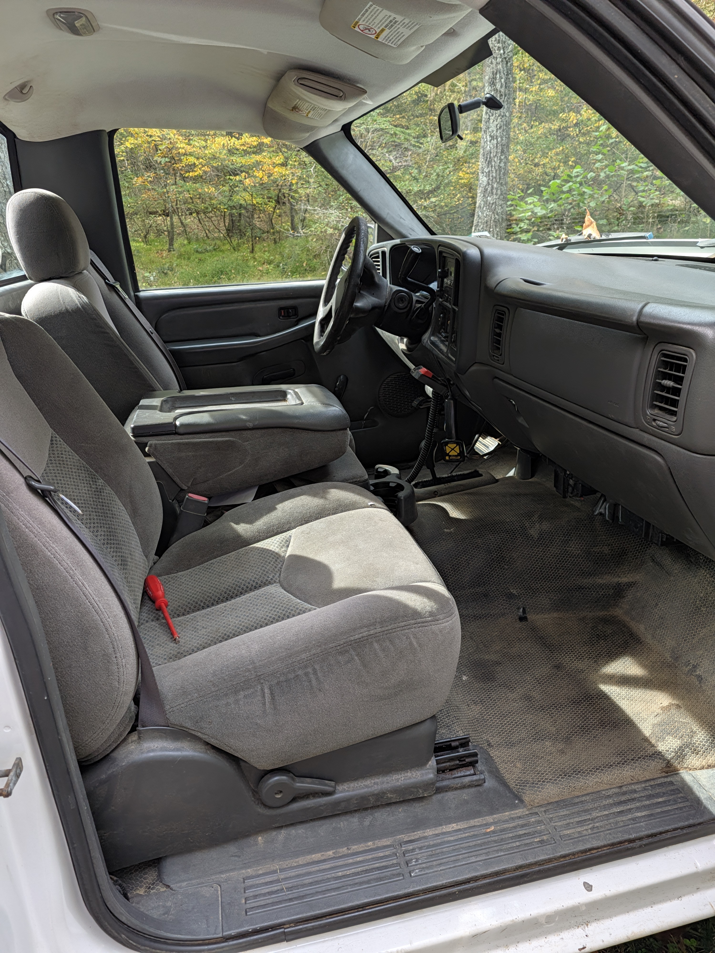 Used 2007 Chevrolet Silverado 2500 W/T w/ Snow Plow Prep Package AWD/4WD image 15