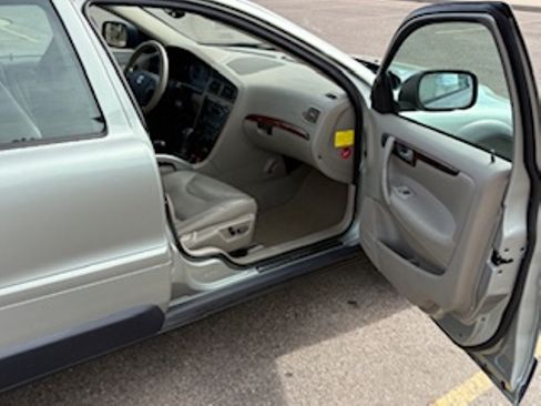 Used 2005 Volvo XC70 image 12