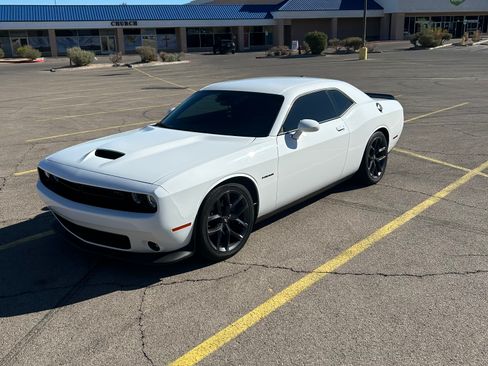 Used 2022 Dodge Challenger R/T w/ Blacktop Package image 2
