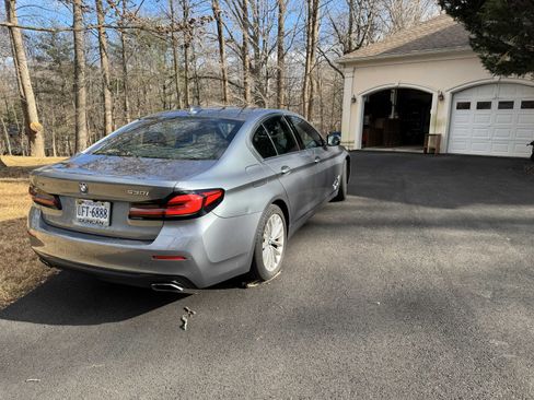 Used 2021 BMW 530i xDrive 530i xDrive Sedan 4D image 5