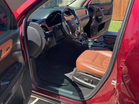 Used 2015 Chevrolet Traverse LTZ FWD image 10
