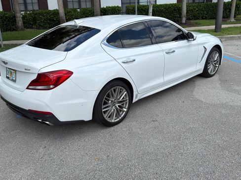Used 2020 Genesis G70 2.0T RWD image 5