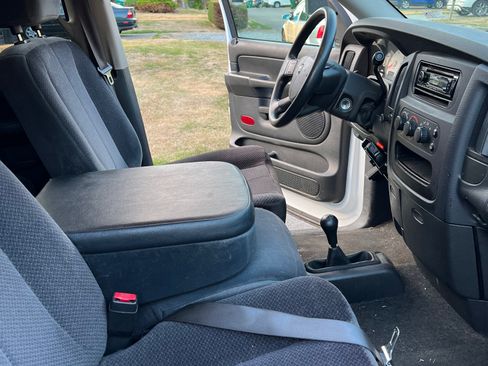 Used 2005 Dodge Ram 1500 Truck SLT w/ Sport Appearance Group AWD/4WD image 13