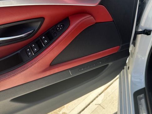 Used 2013 BMW M5 image 19