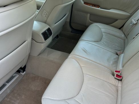 Used 2003 Lexus LS 430 RWD image 8
