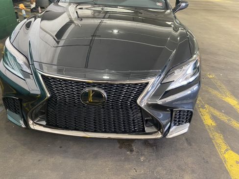 Used 2018 Lexus LS 500 F Sport w/ Accessory Package (Z2) image 4