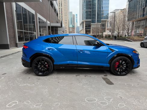 Used 2021 Lamborghini Urus image 10