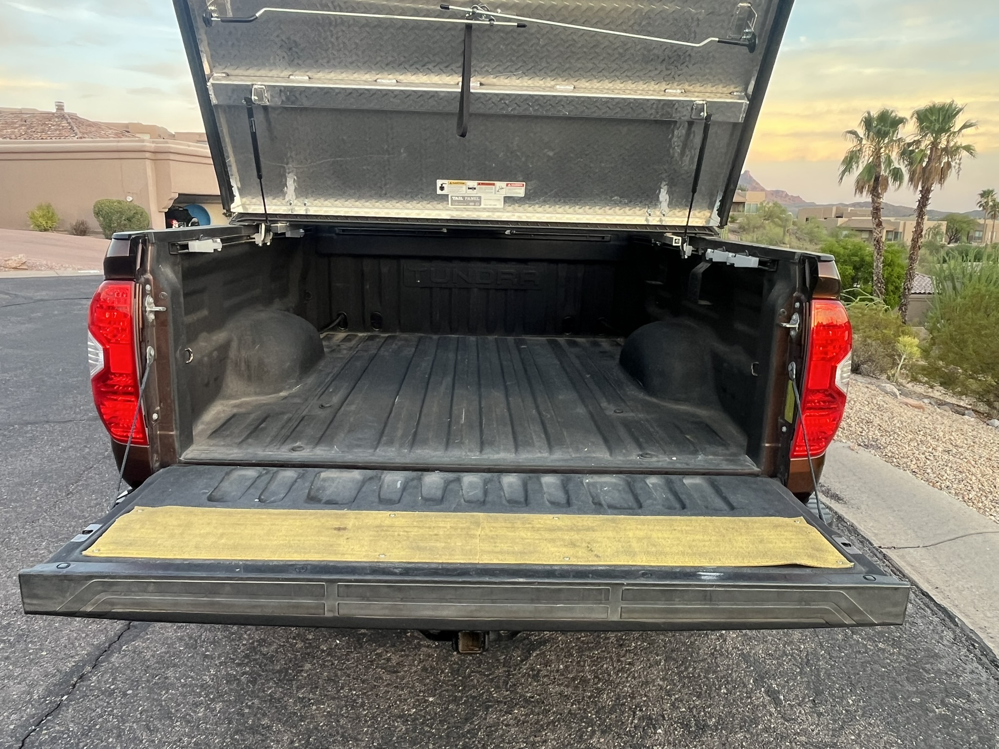 Used 2017 Toyota Tundra SR5 w/ SR5 Upgrade Package RWD image 13