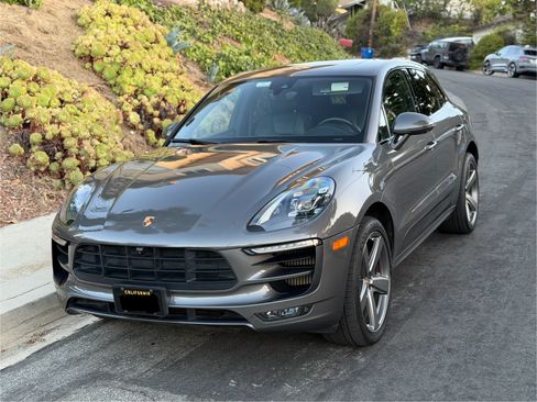 Used 2018 Porsche Macan GTS AWD/4WD image 4