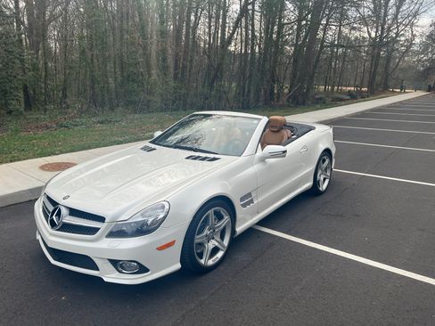 Used 2011 Mercedes-Benz SL 550 image 10